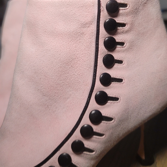 RARE SAMPLE Manolo Blahnik Boots Pink Suede Black Trim Forga Size 37 US 7 - Picture 8 of 13